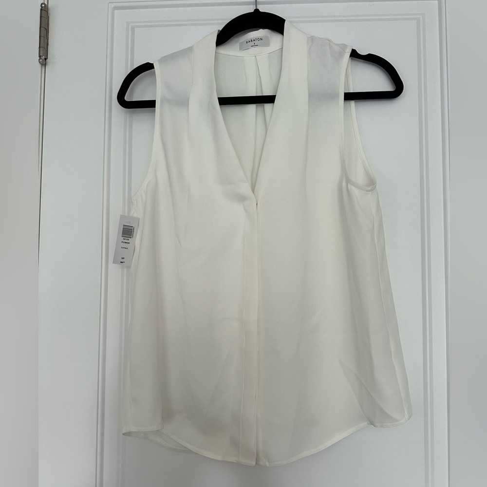 BNWT Aritzia Babaton Power Blouse